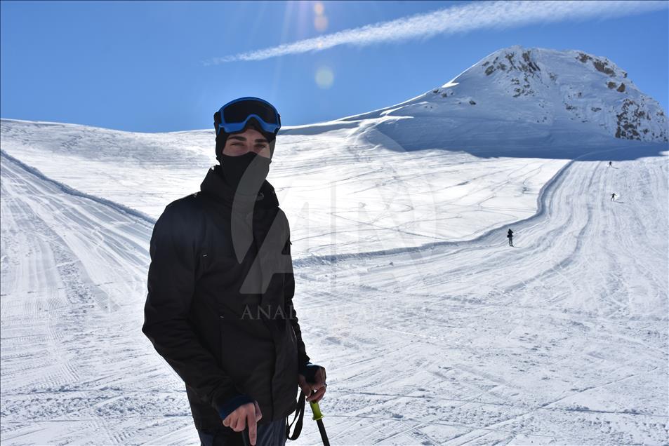 Hakkari'de kayak sezonu açıldı