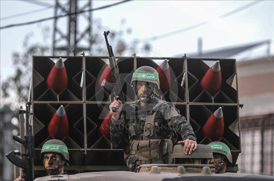 Kassam Tugaylarından Gazze'de askeri geçit