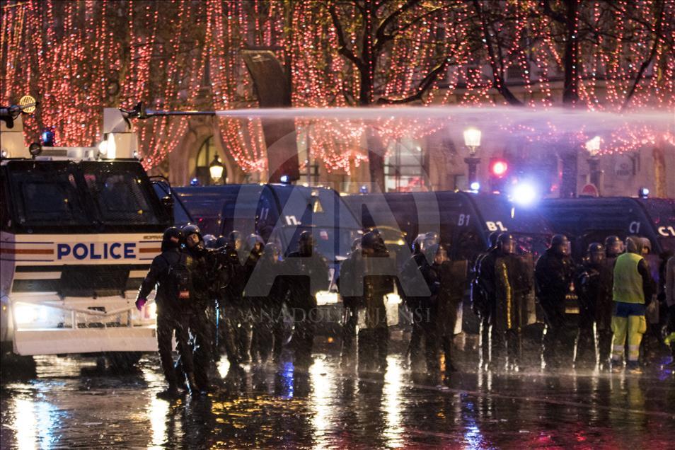 Yellow vests' protest in Paris