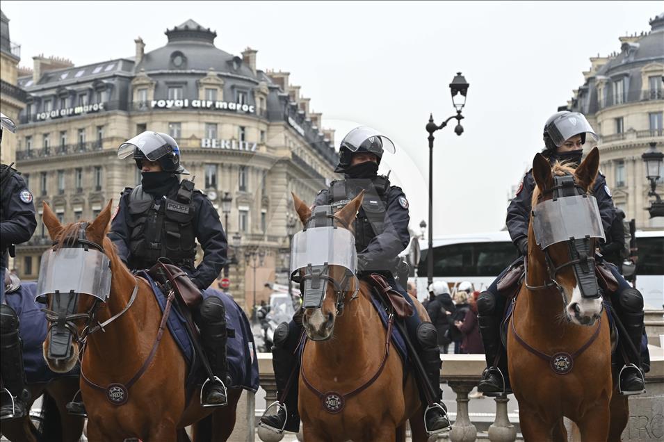 Ahead of Yellow vests' protest in Paris