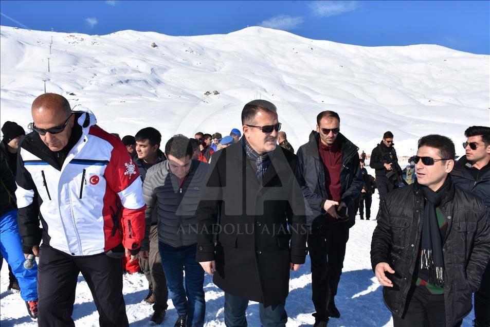 Hakkari'de kayak sezonu açıldı