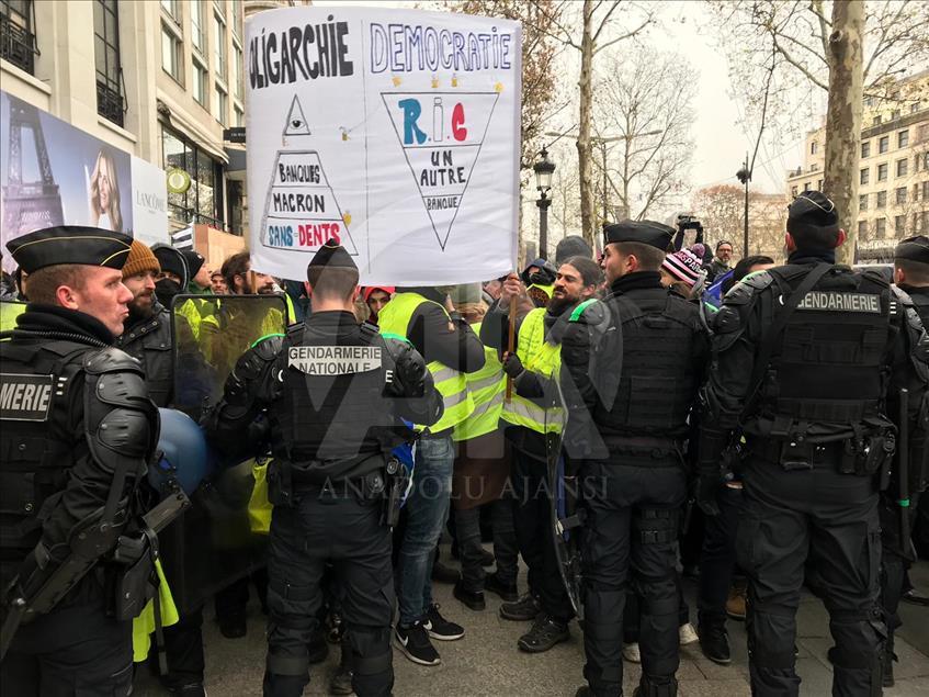 Përleshje në Paris gjatë protestës së "jelekëve të verdhë"
