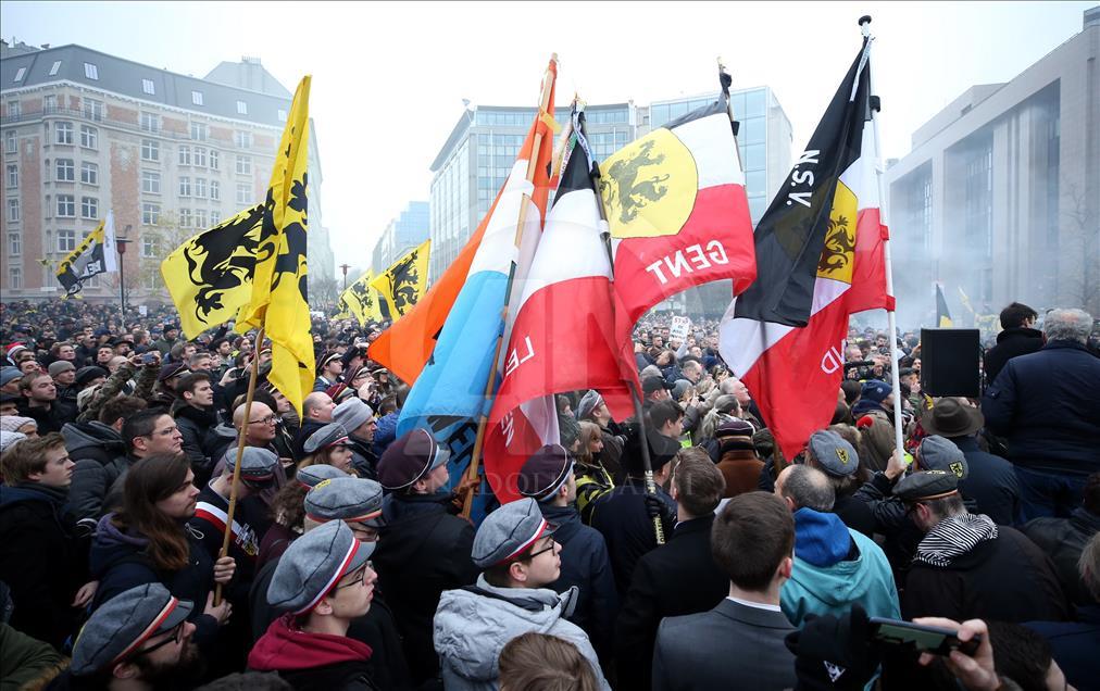Belgian police use teargas on anti-migration protesters