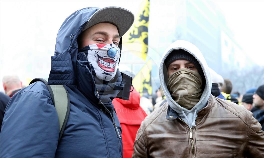Belgian police use teargas on anti-migration protesters