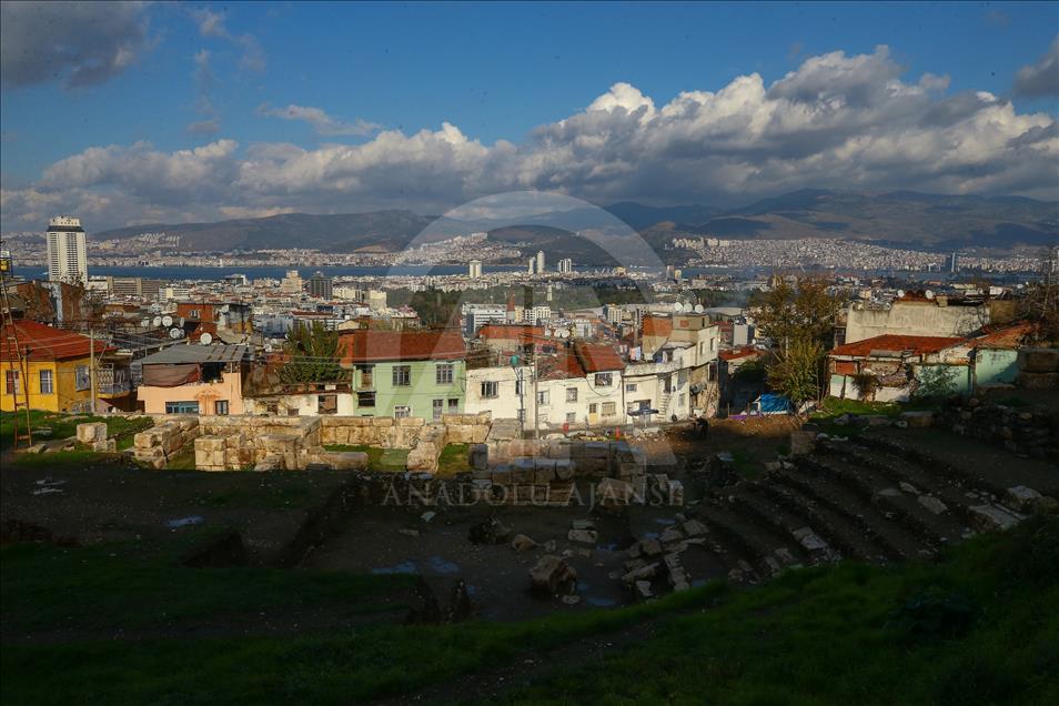 Antik tiyatro 1500 yıl sonra "güneşe" kavuştu