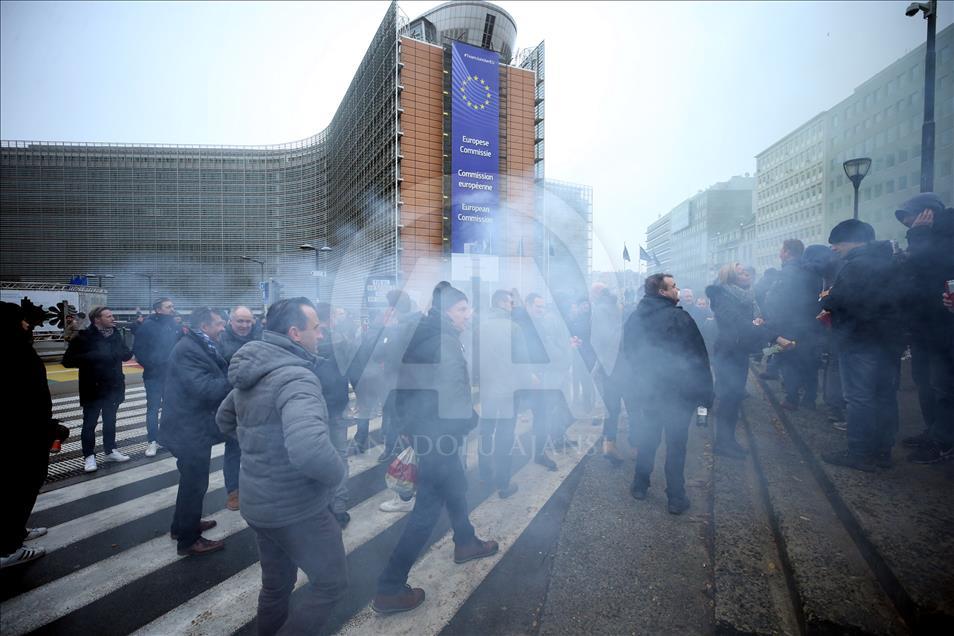 Brüksel'de 'göç sözleşmesi' protestolarına polis müdahalesi 