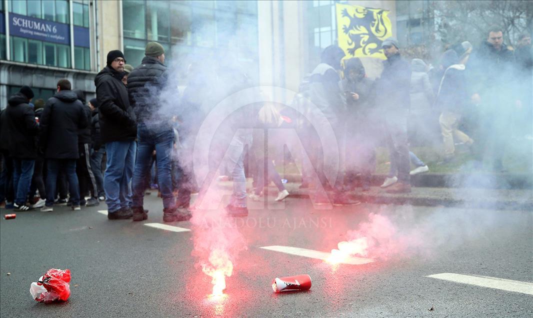 Belgian police use teargas on anti-migration protesters