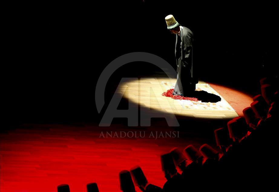 إحياء الذكرى السنوية الـ 745 لوفاة المتصوف جلال الدين الرومي