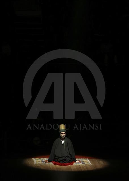 إحياء الذكرى السنوية الـ 745 لوفاة المتصوف جلال الدين الرومي