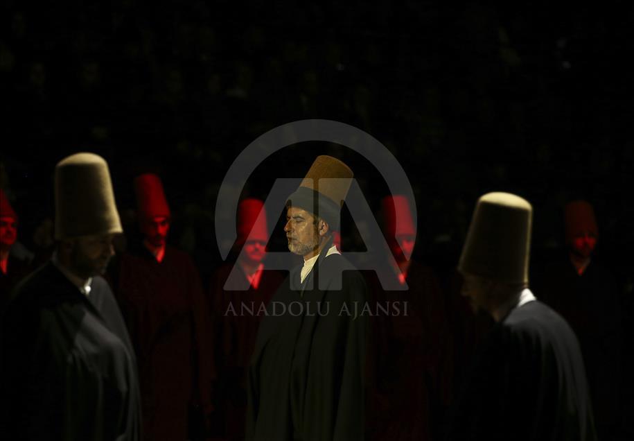 إحياء الذكرى السنوية الـ 745 لوفاة المتصوف جلال الدين الرومي