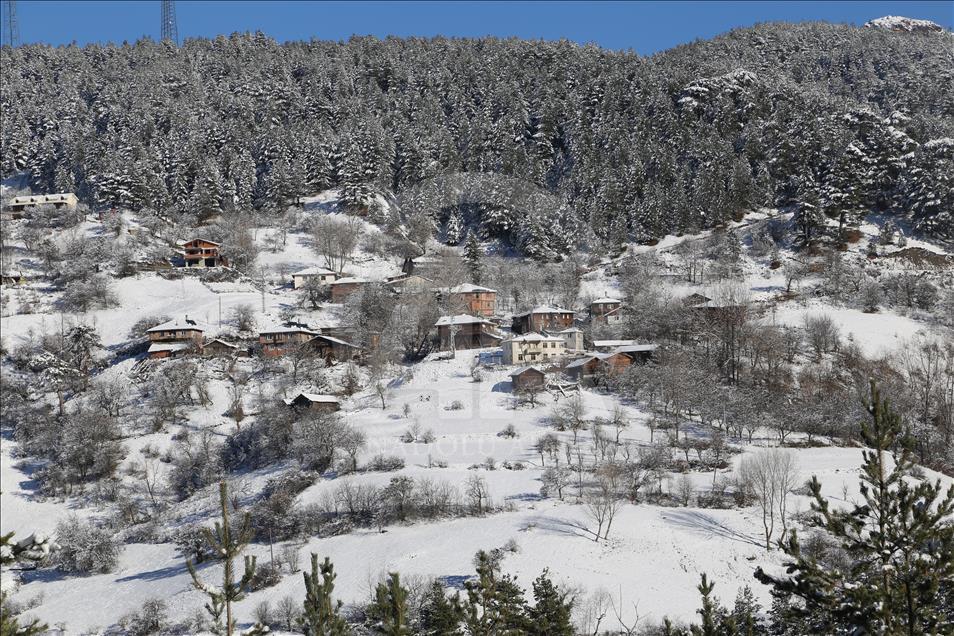 تركيا...سفوح جبل "إلغاز" تستعد لاستقبال هواة التزلج
