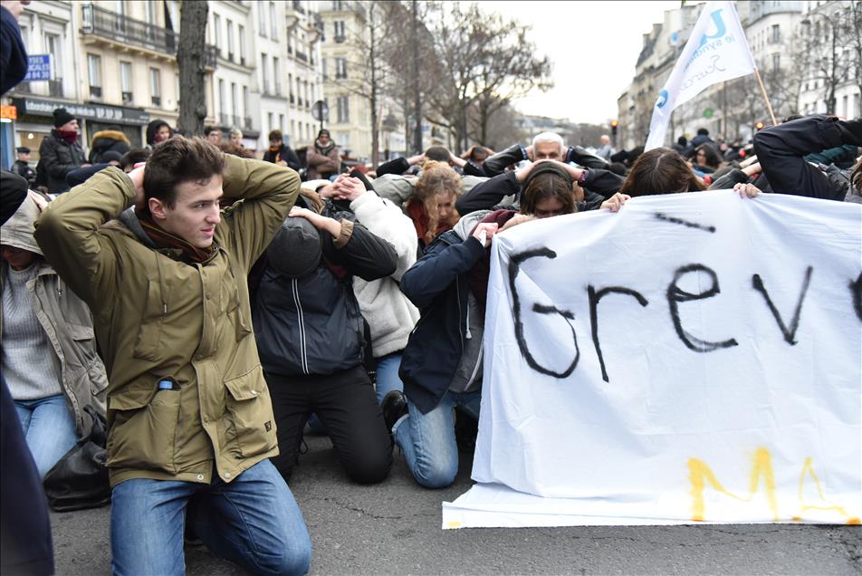 High school students' protest in France