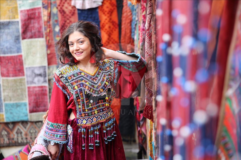 Authentic carpet shop grabs tourists in central Turkey
