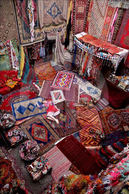 Authentic carpet shop grabs tourists in central Turkey