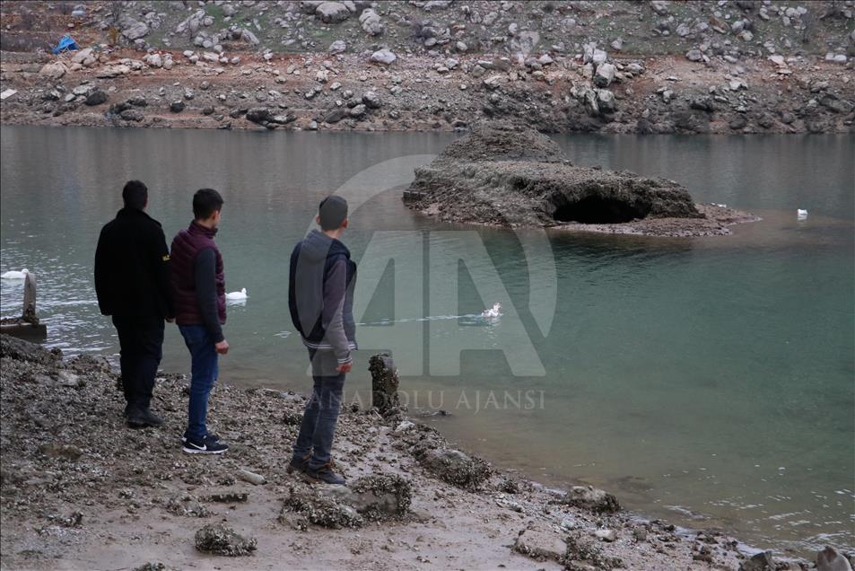 Yıllar önce sular altında kalan köyleri ortaya çıktı