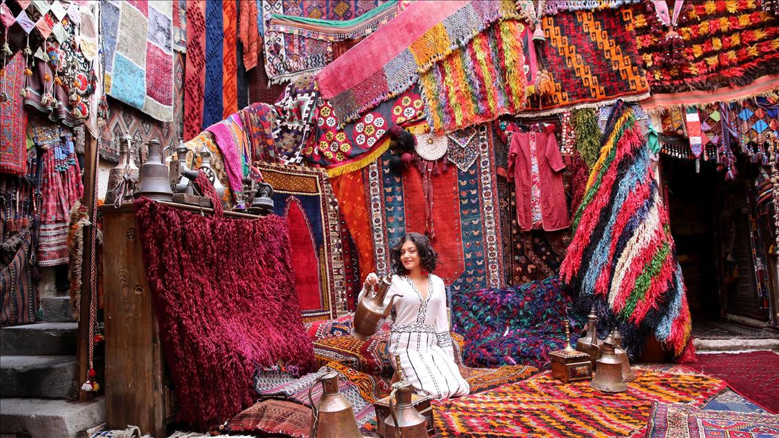 Authentic carpet shop grabs tourists in central Turkey