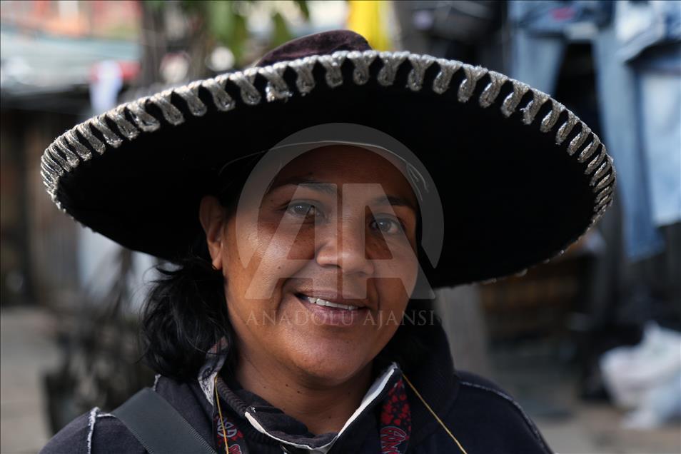 Yüzlerce kilometreyi günlerce yürüyen Venezuelalılar
