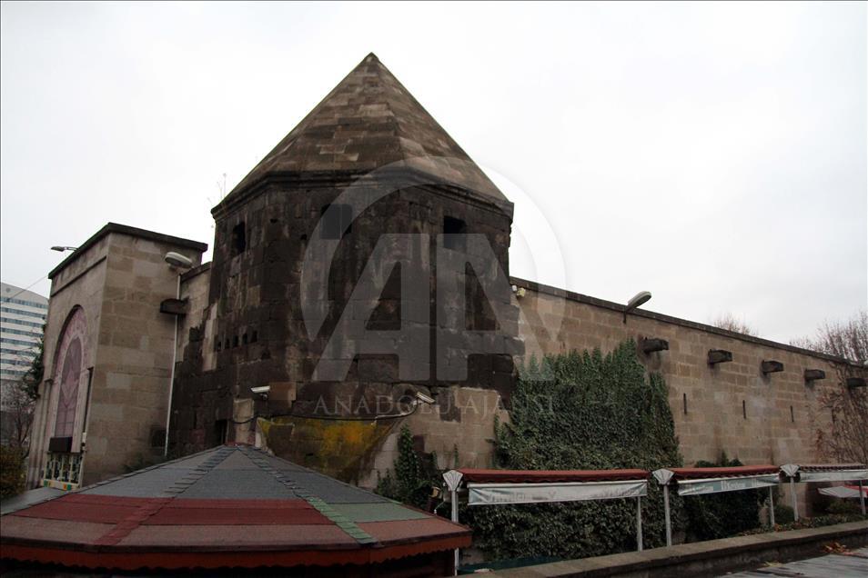 Kayseri'nin "beşi bir yerde" medreseleri, sosyal hayatın hizmetinde