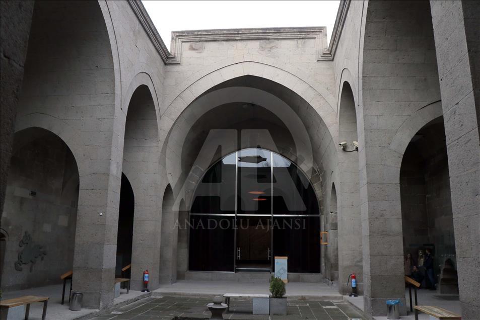 Kayseri'nin "beşi bir yerde" medreseleri, sosyal hayatın hizmetinde