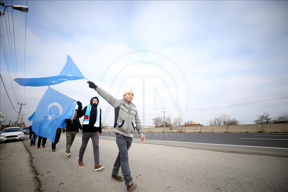 Doğu Türkistan için yürüyen grup