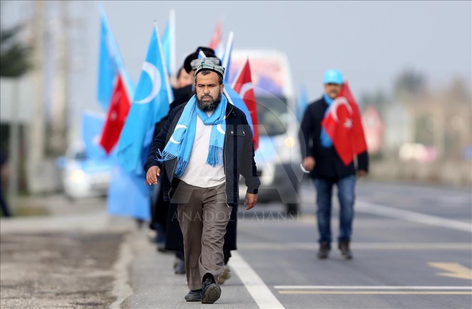 Doğu Türkistan için yürüyen grup