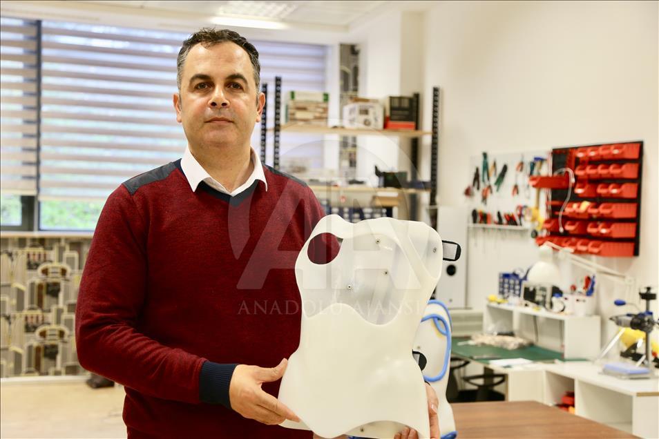 Omurga eğriliği tedavisi için "akıllı korse" geliştirildi