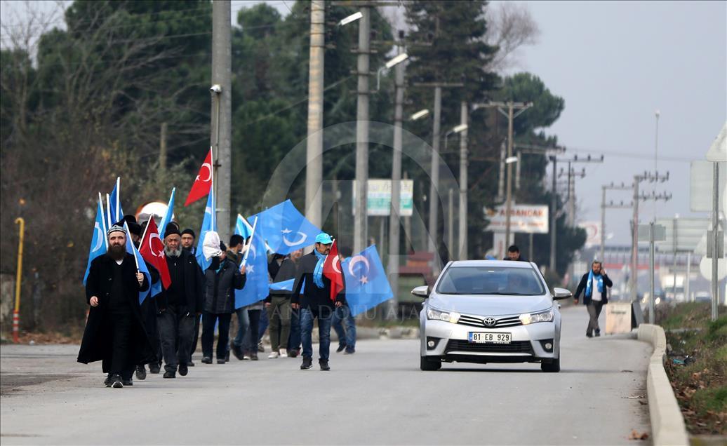 Doğu Türkistan için yürüyen grup