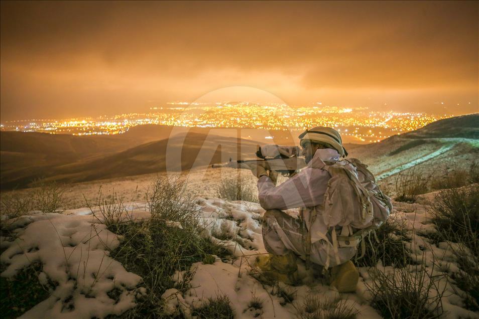 Gendarmería turca durante el solsticio de invierno en Van, Turquía 