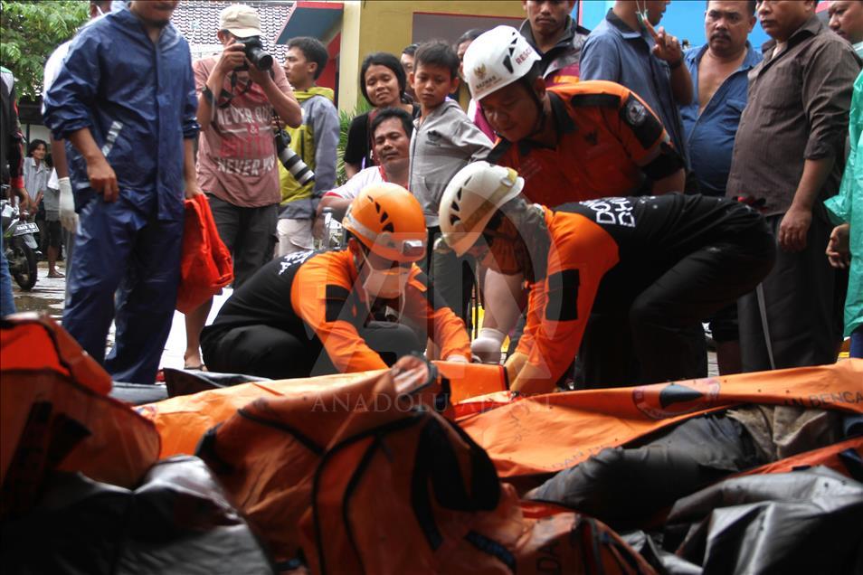 Tsunami en Indonésie : Le bilan s'alourdit à 281 morts