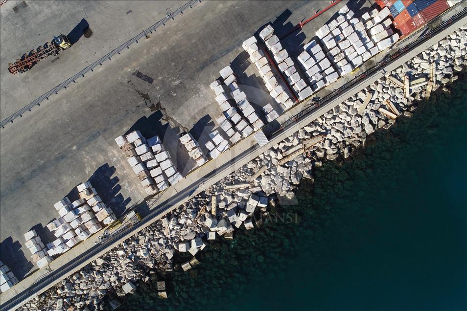 Из порта Антальи стартуют морские перевозки Ro-Ro