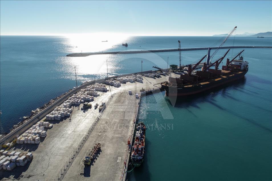 Из порта Антальи стартуют морские перевозки Ro-Ro