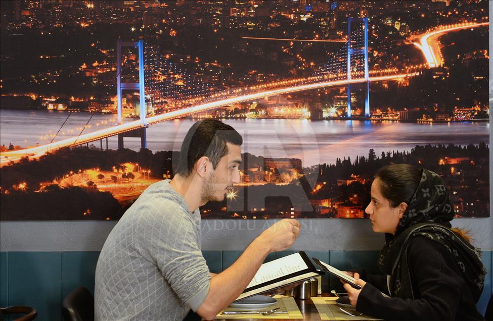 Türk iskenderi ve dönerine Tahran'da rağbet artıyor