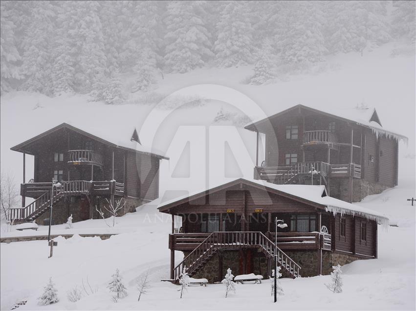 Giresun yaylaları beyaz örtüyle görsel şölen sunuyor