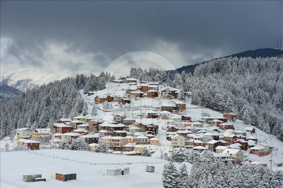 Giresun yaylaları beyaz örtüyle görsel şölen sunuyor