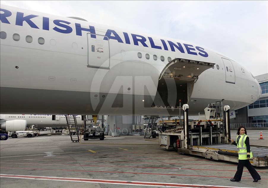 Una piloto colombiana en la Turkish Airlines