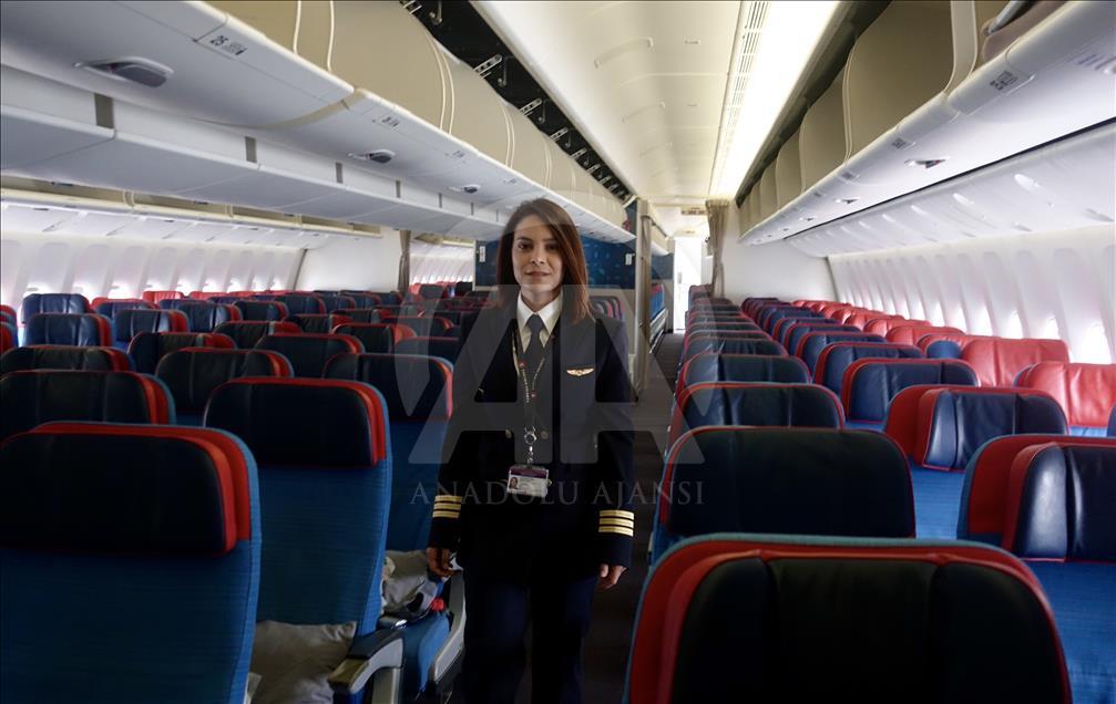 Una piloto colombiana en la Turkish Airlines