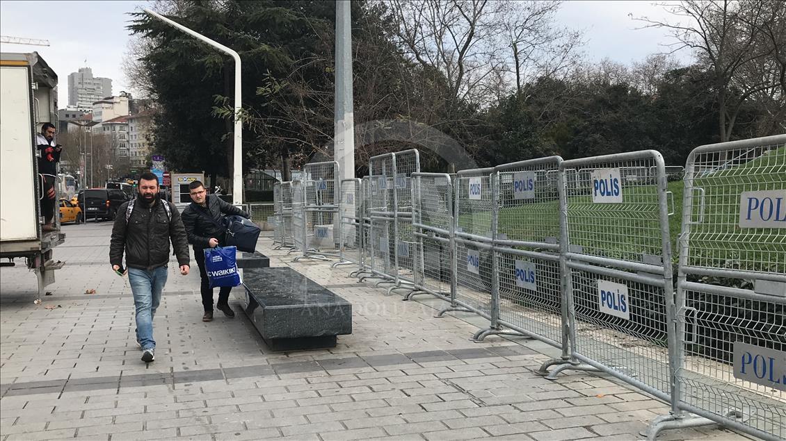 Taksim'de yılbaşı önlemleri alınmaya başlandı