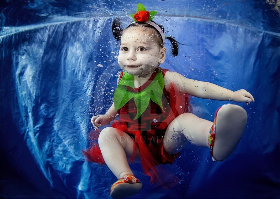 Babies swimming underwater in Istanbul