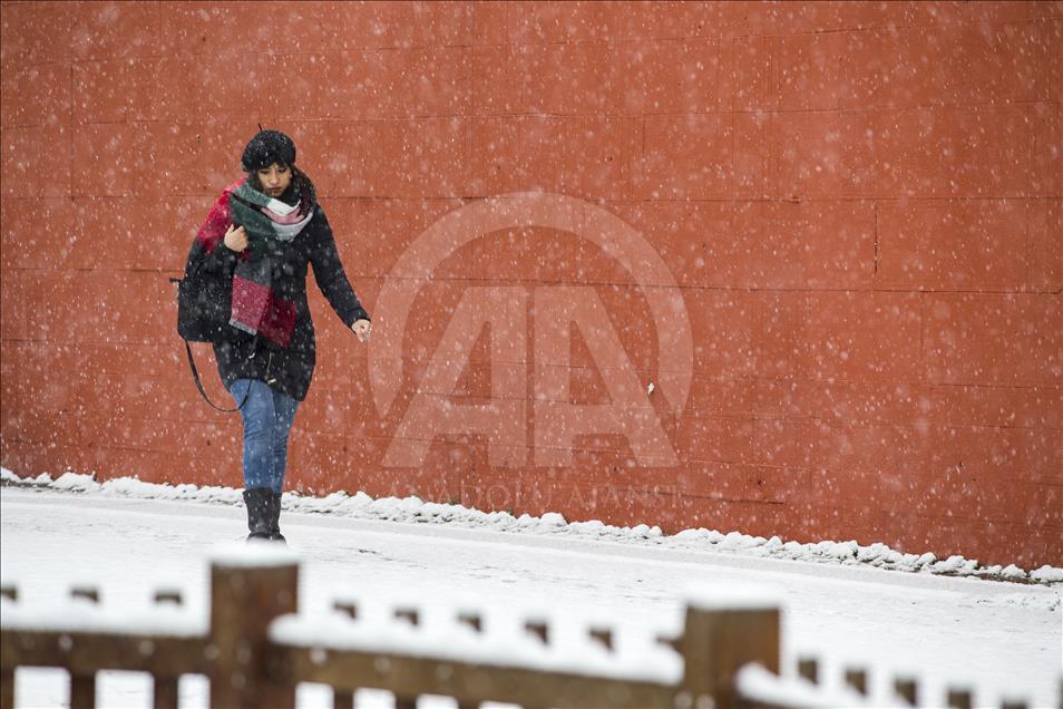 Ankara'da kar yağışı