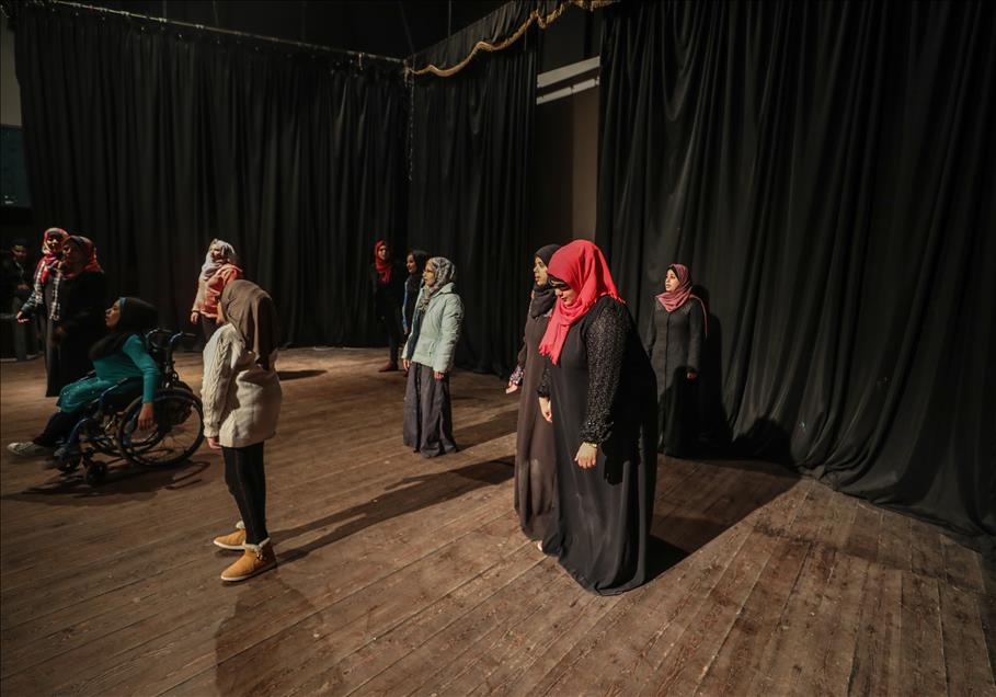 غزة.. أول أكاديمية للتمثيل تنتشل المواهب من مستقنع التهميش