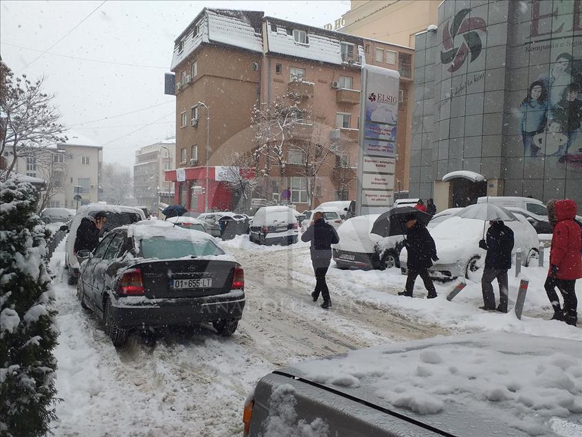 Na Kosovu otežan saobraćaj zbog snega