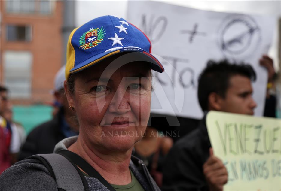 Venezuelans protest against Maduro in Colombia