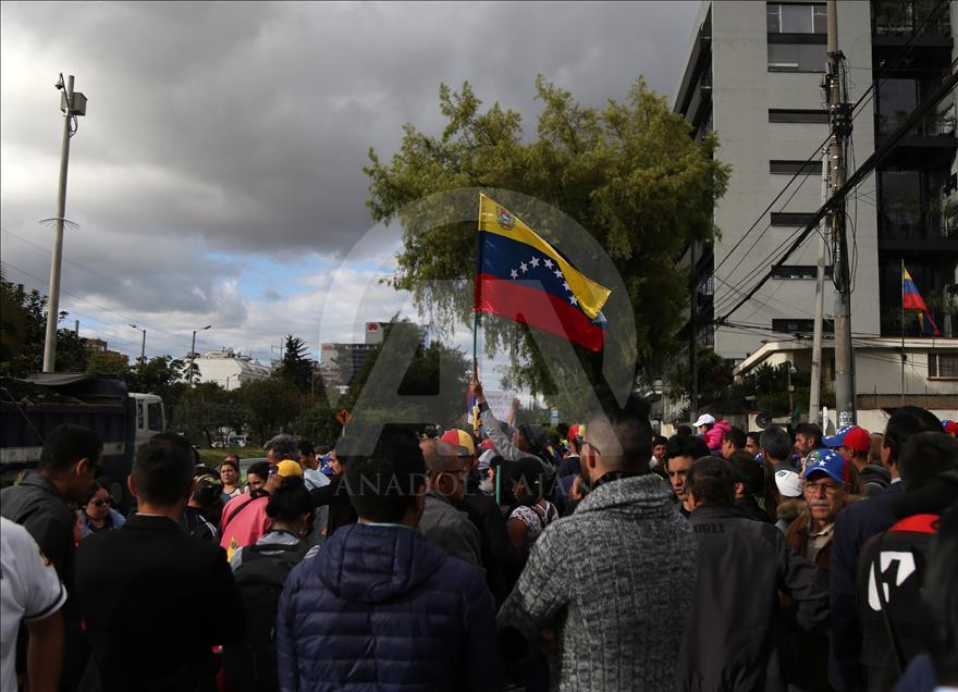 Venezuelans protest against Maduro in Colombia