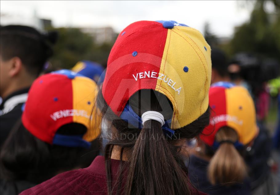 Venezuelans protest against Maduro in Colombia
