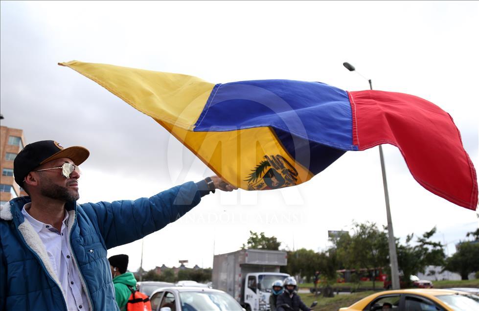 Venezuelans protest against Maduro in Colombia