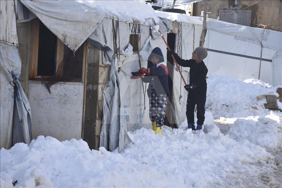 Arsal'da 60 bin Suriyeli mülteci hayatta kalma mücadelesi veriyor