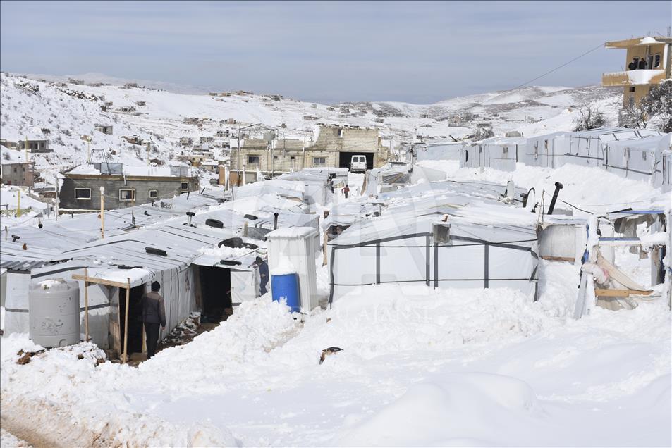 Arsal'da 60 bin Suriyeli mülteci hayatta kalma mücadelesi veriyor