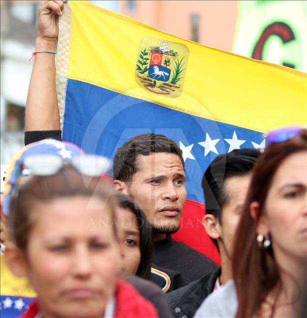 Venezuelans protest against Maduro in Colombia