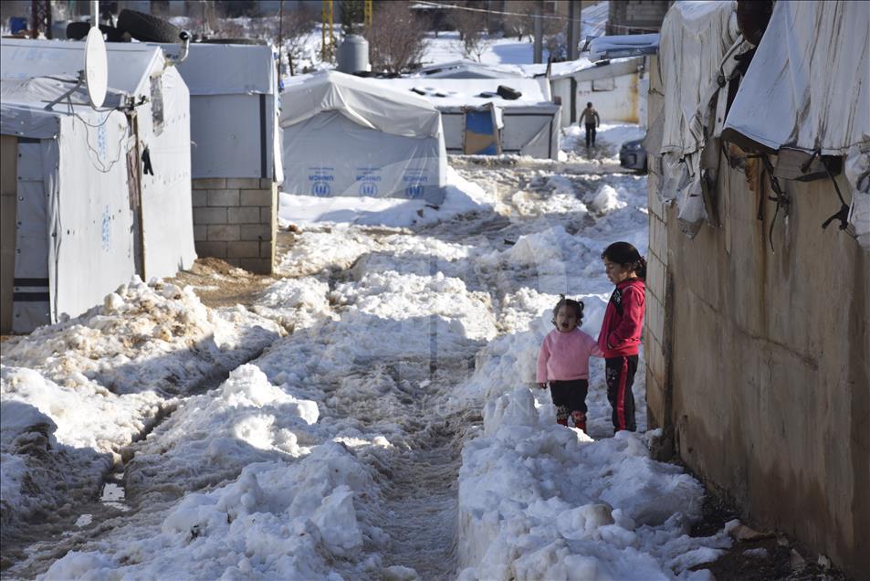 Arsal'daki Suriyeli mültecilerin kış çilesi sürüyor

