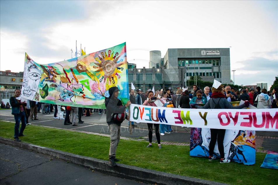 Cientos de manifestantes en Colombia pidieron la renuncia del fiscal general